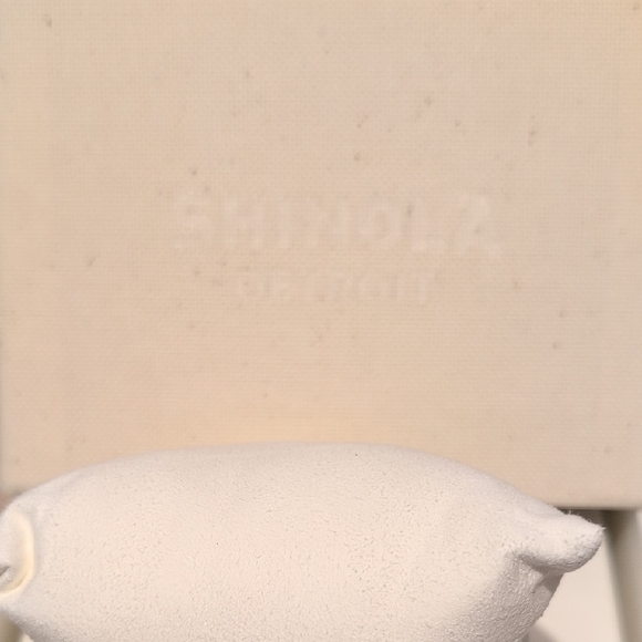 Shinola Cream Watch Box - Picture 1 of 5
